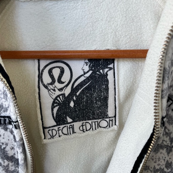 Rare Special Edition Lululemon Scuba Ivory Snowflake Size 6 - Picture 8 of 11